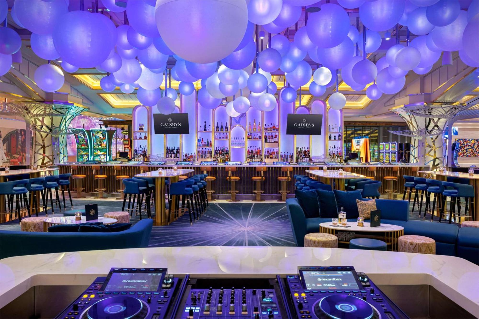 Conrad Las Vegas At Resorts World Kültér fotó The interior of the nightclub