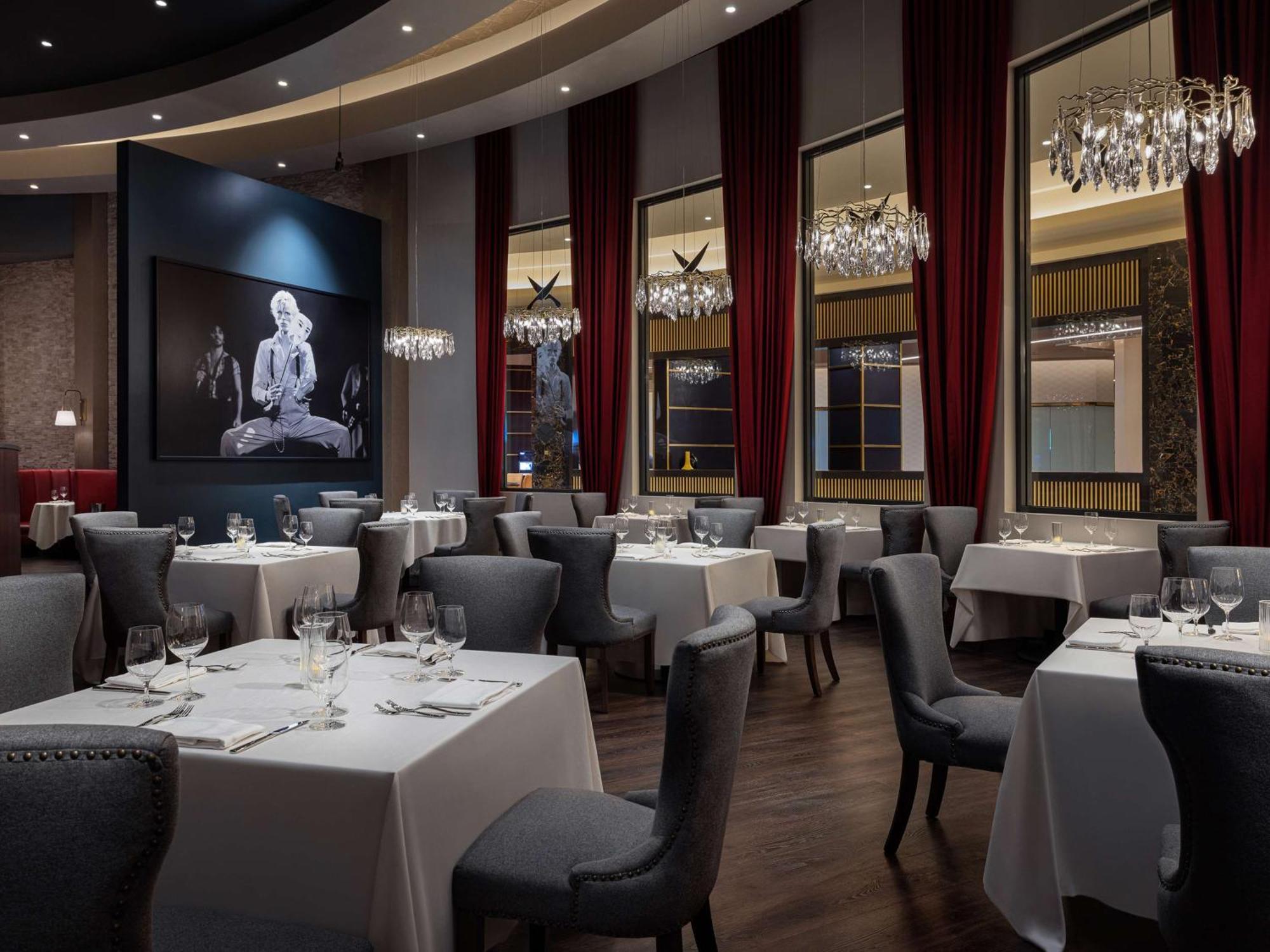 Conrad Las Vegas At Resorts World Kültér fotó The interior of the restaurant